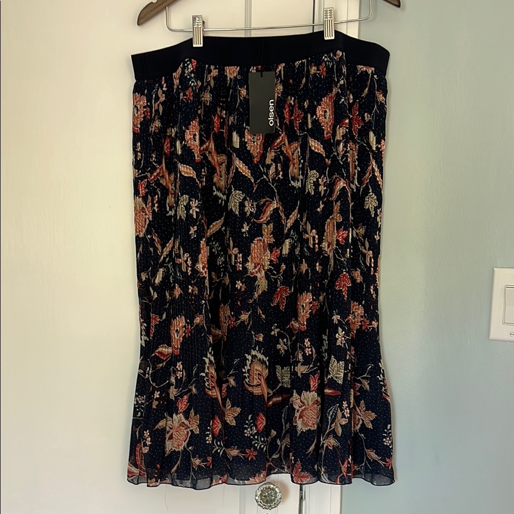 Blue and Red Ruffled Skirt Knee-Length Casual